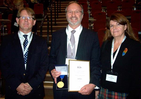 Professor Rodney Reznek, recipient of the 2010 ICIS Gold Medal in recognition of his exceptional contributions and pioneering work in oncological radi